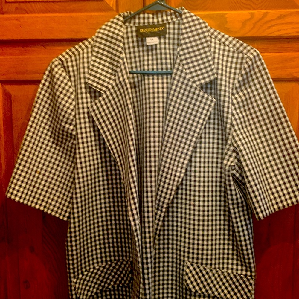 pop nice short sleeve   spring  or fall jacket. size 14